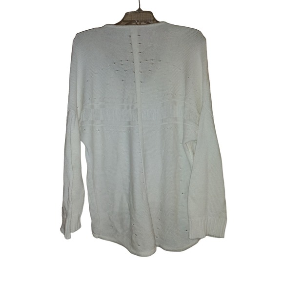 Hem & Thread White open weave hi lo v neck sweater size Medium - Picture 2 of 4